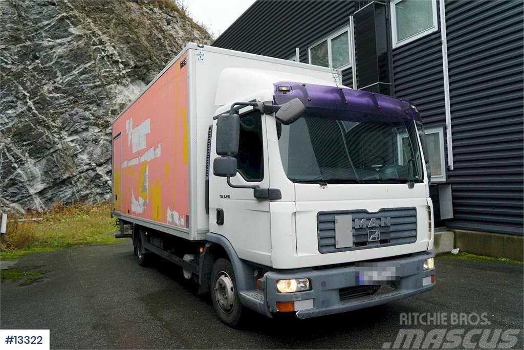 MAN TGL 8.210 Box truck w/ Zepro Lift Kofferaufbau