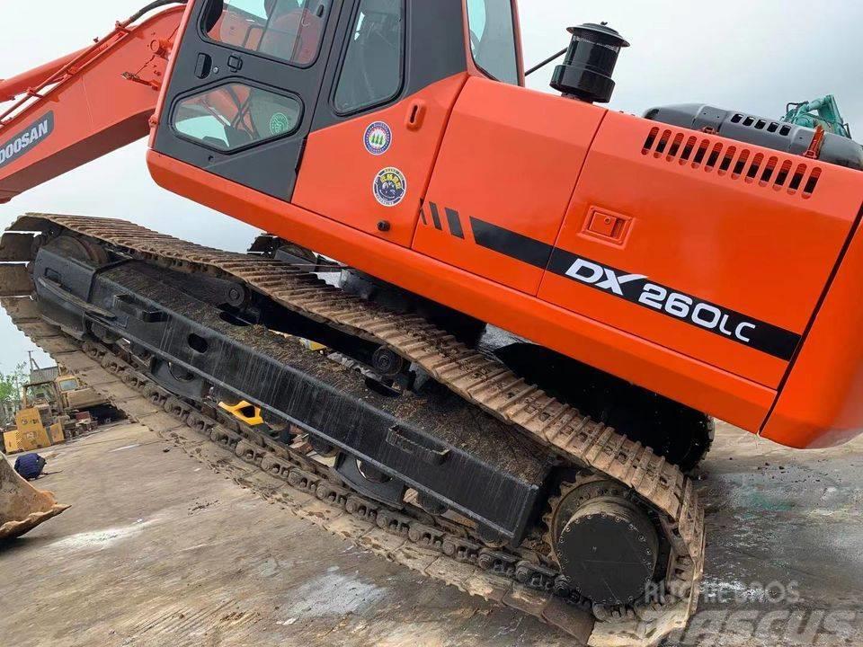 Doosan DX260LC Crawler excavators