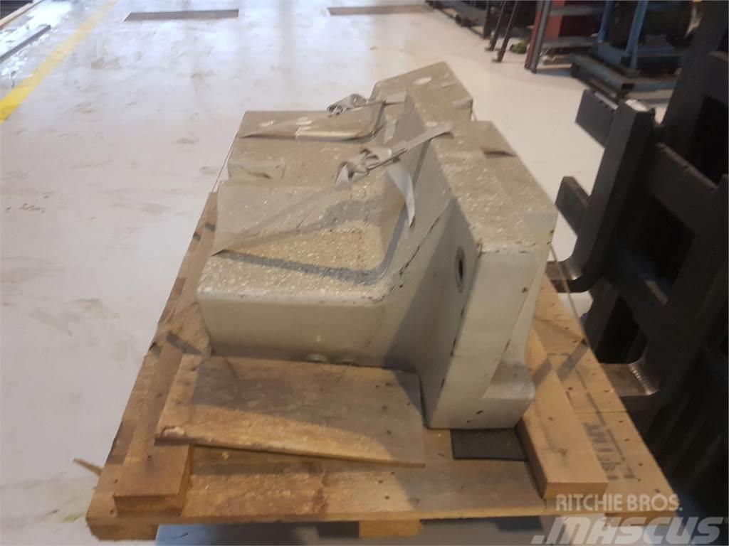 Terex Challenger 4200 counterweight 1,4 ton Crane parts and equipment