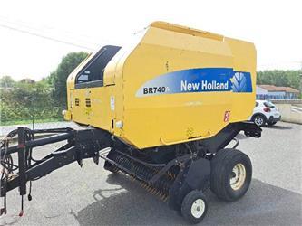 New Holland BR 740A