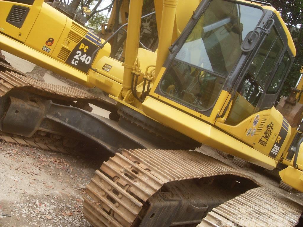 Komatsu PC300-7 Crawler excavators