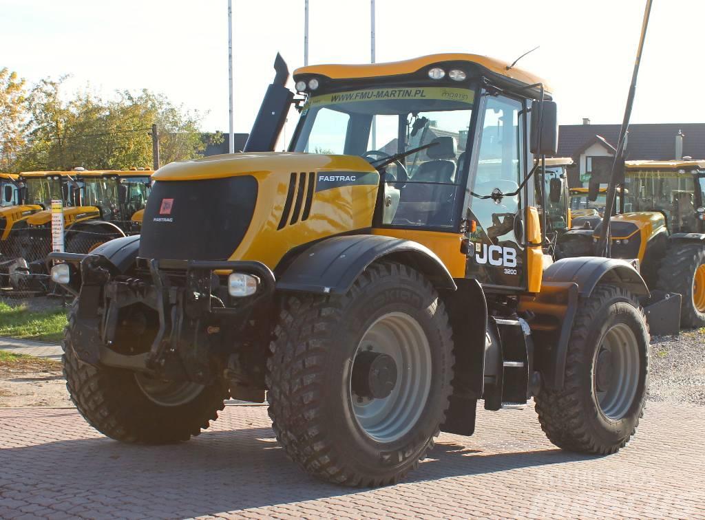 JCB 3200 Tractors