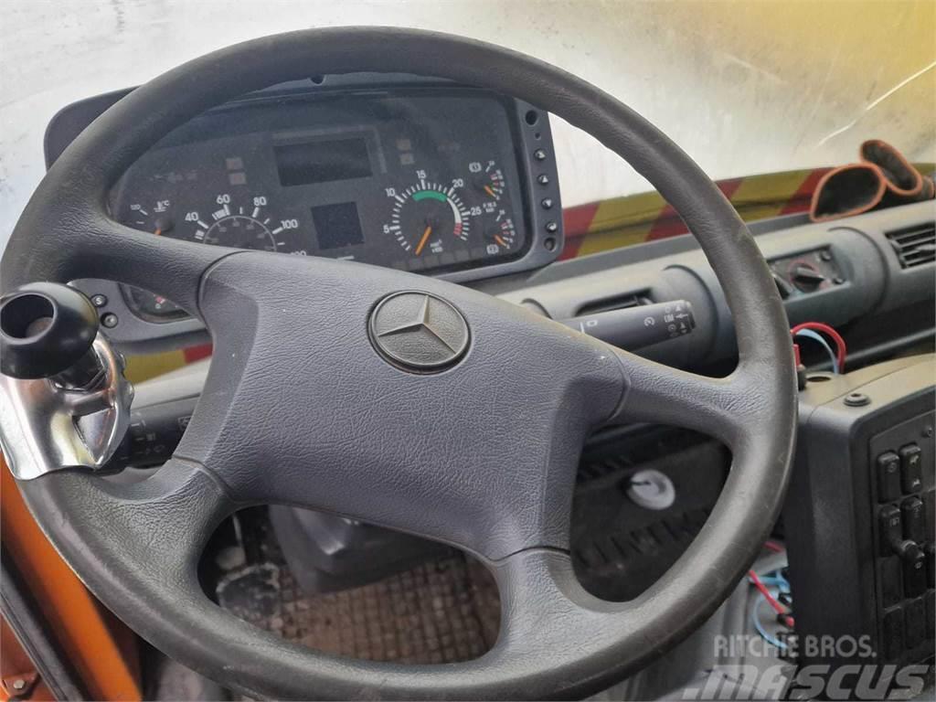 Mercedes-Benz UNIMOG U300 4X4 Flatbed / Dropside trucks