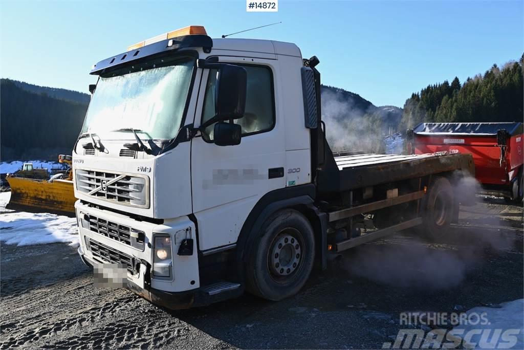 Volvo FM300 4x2 Machine freight/flatbed truck rep. objec Flatbed / Dropside trucks