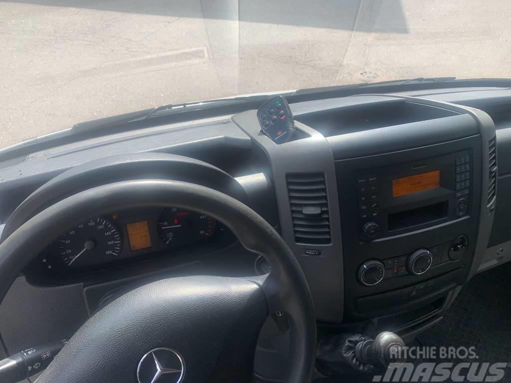 Mercedes-Benz Sprinter 313 CDI Pakettiauto umpikori + TL Nostin Box body