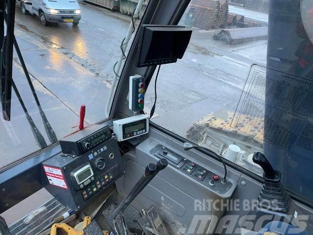 XCMG QUY80E Tracked cranes