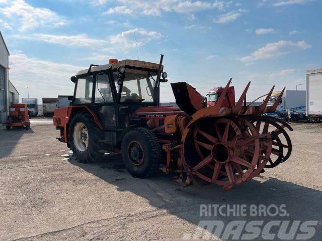 Zetor 7245 4x4 + snow blower vin 924 Tractors