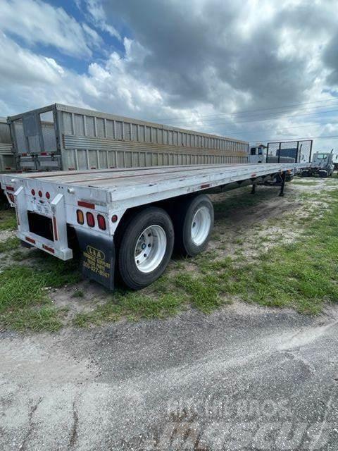  Featherlite 1010 Flatbed/Dropside trailers