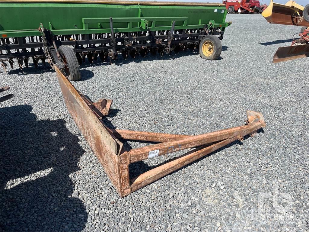  CUSTOM BUILT Feed Push Blade Other tractor accessories