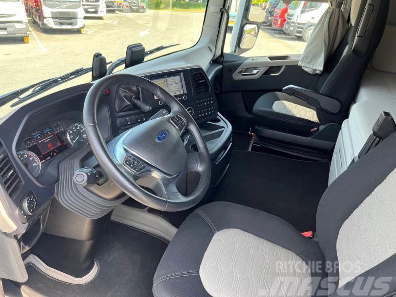 Ford F-MAX Tractor Units