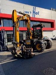 JCB JS110W