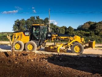 CAT 12 M