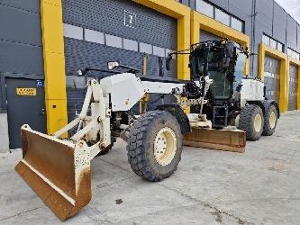 CAT 120AWD