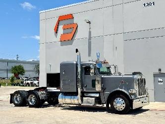 Peterbilt 389