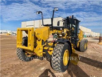 CAT 160 AWD