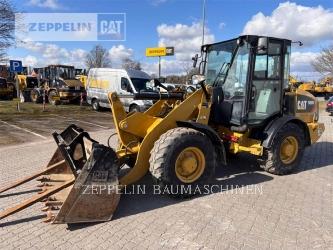 CAT 906M