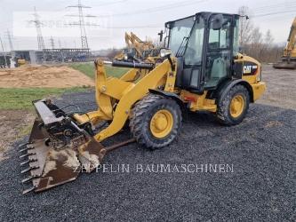 CAT 906M