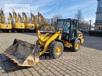 CAT 906M