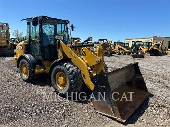 CAT 906M C