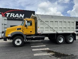 Mack GR64BRX