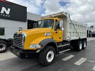 Mack GR64BRX