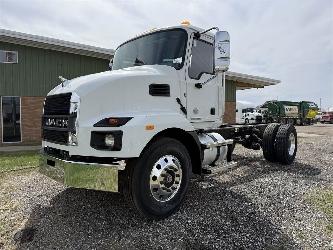 Mack MD7 42R