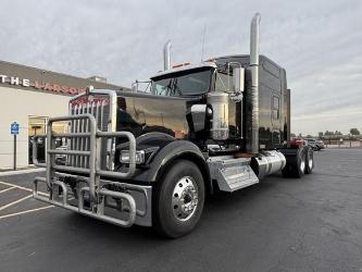 Kenworth W900
