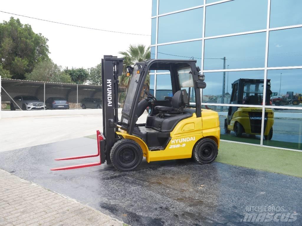 Hyundai 25 D-9 Dieselstapler