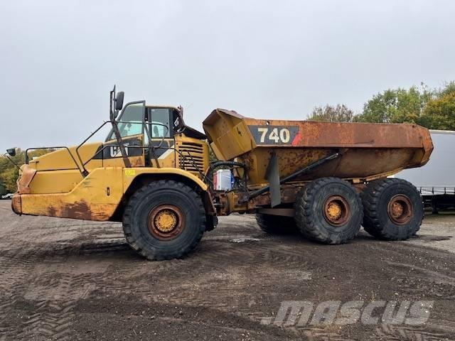 CAT 740 Dumper - Knickgelenk