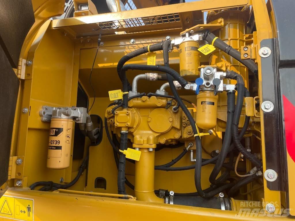 CAT 329 D Raupenbagger