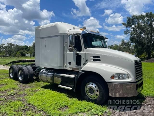 Mack CXU613 Pinnacle Sattelzugmaschinen