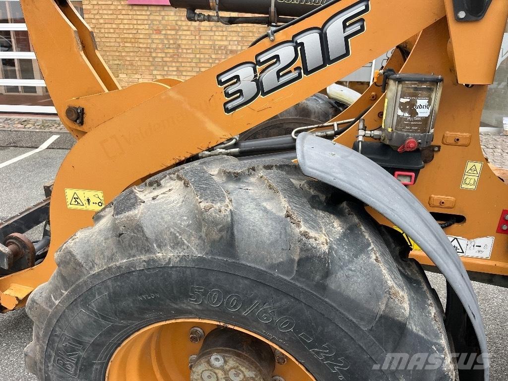 CASE 321 F Radlader