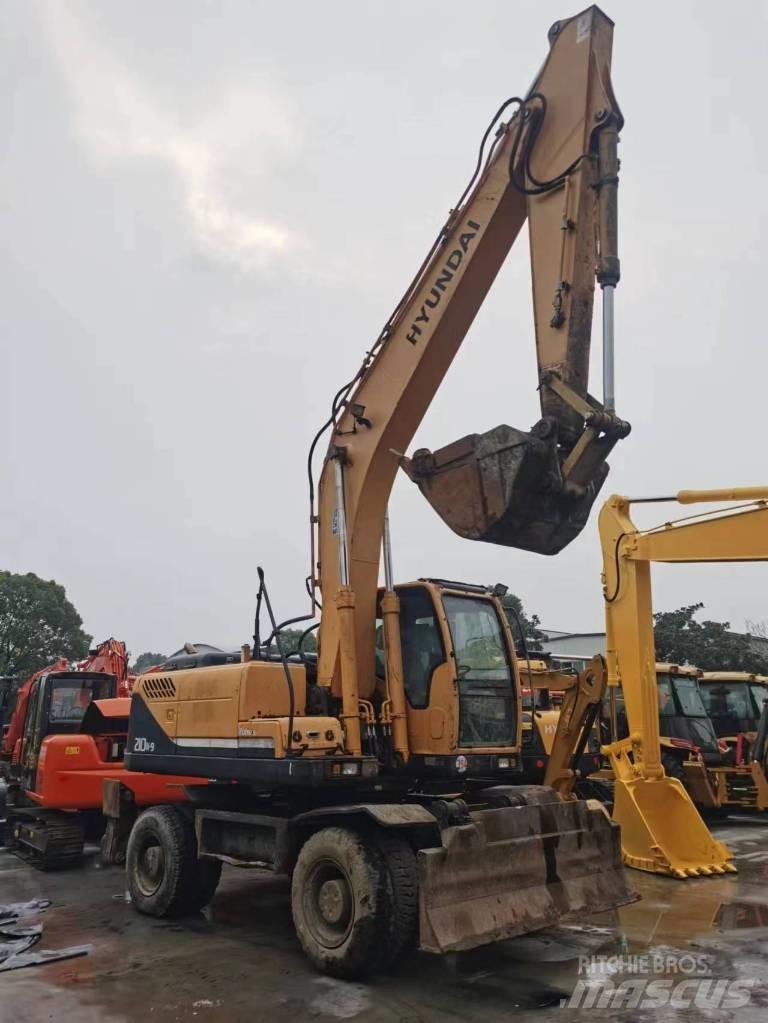 Hyundai R210W-9 Mobilbagger