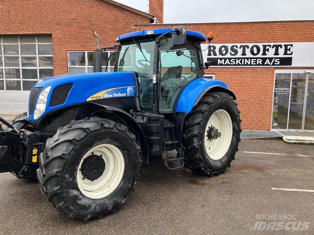 New Holland T 7030 Traktoren