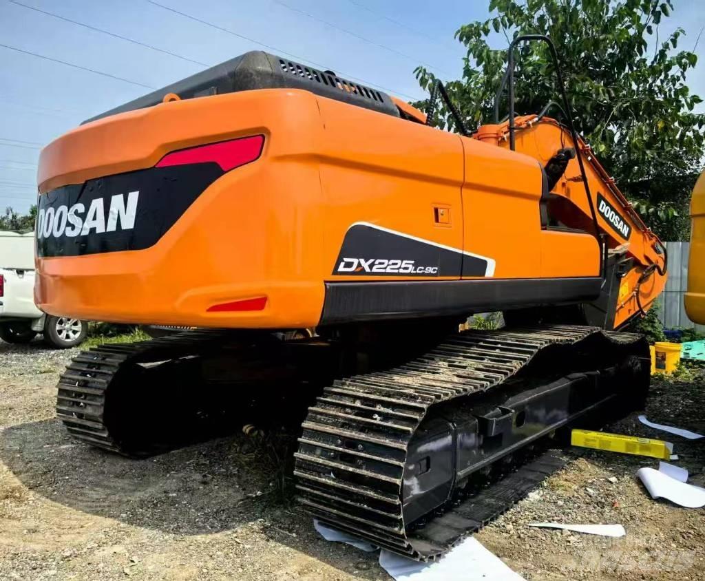 Doosan DX 225 LC Raupenbagger