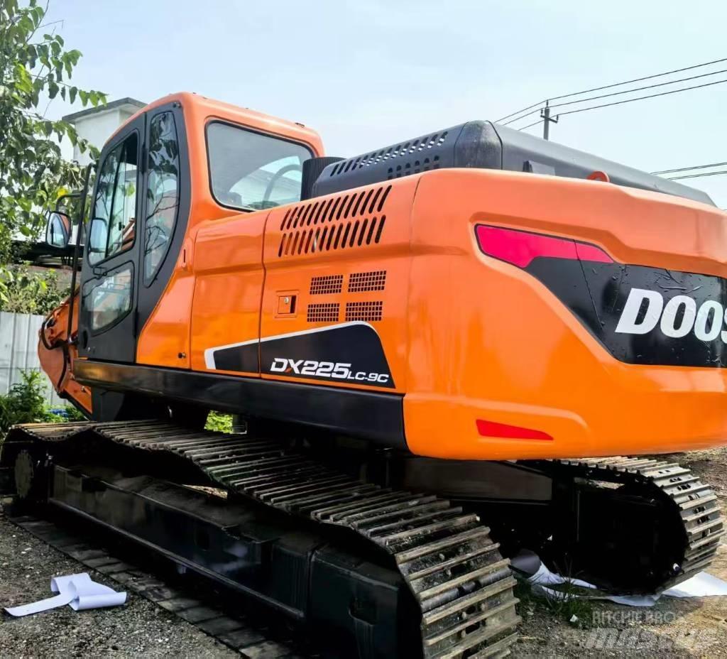 Doosan DX 225 LC Raupenbagger