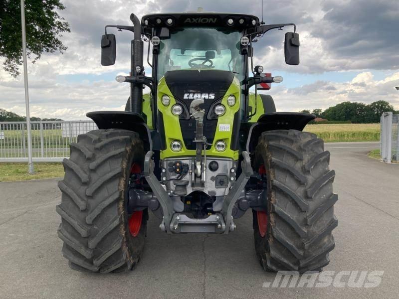 CLAAS AXION 810 Traktoren