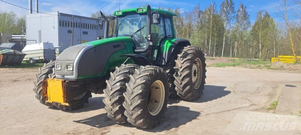 Valtra T180-4 Traktoren