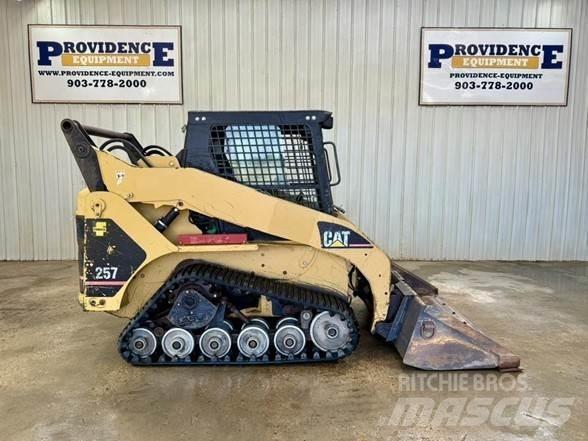 CAT 257 Kompaktlader