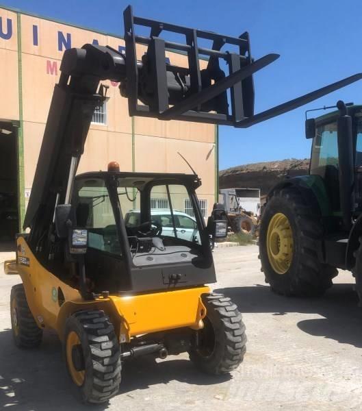 JCB 520-40 Teleskoplader für Landwirtschaft