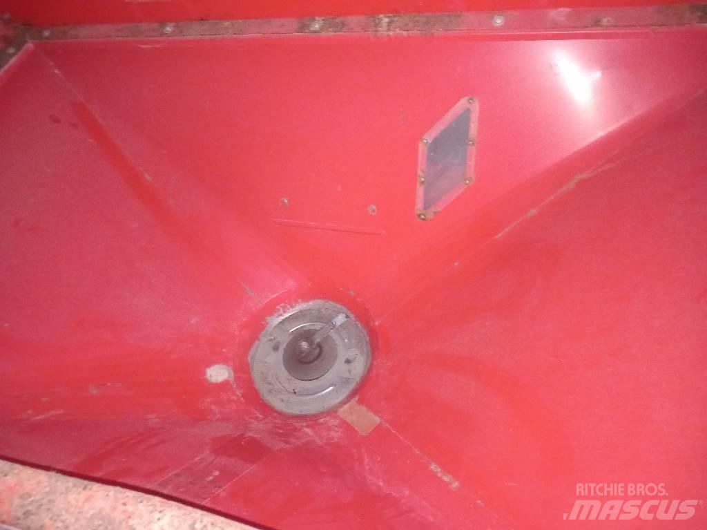 Kuhn MDS 732 M Düngemittel-Sprüher