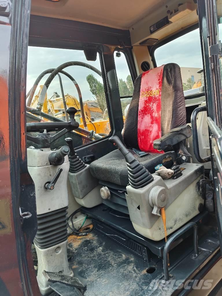 Hyundai r210w-9 Mobilbagger