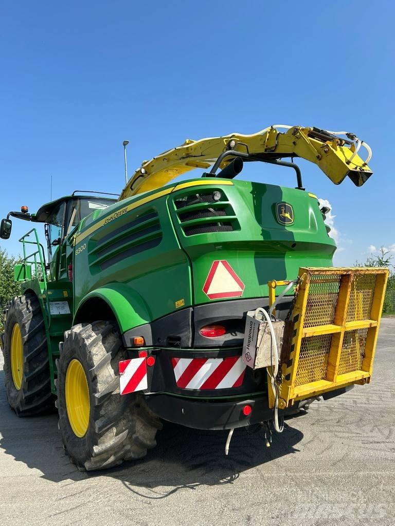 John Deere 8300i Selbstfahrende Häcksler