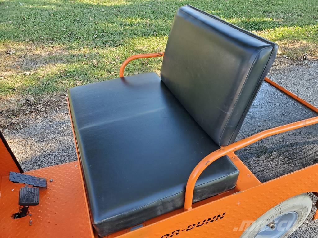 Taylor-Dunn SS536 Schlepper