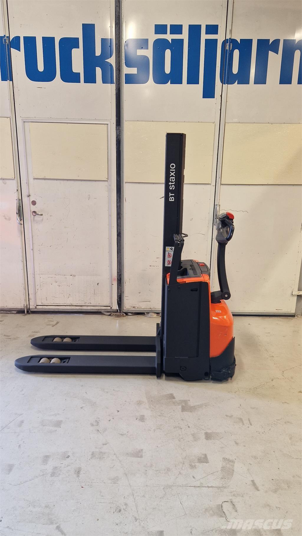 Toyota SWE080L Selbstfahrstapler