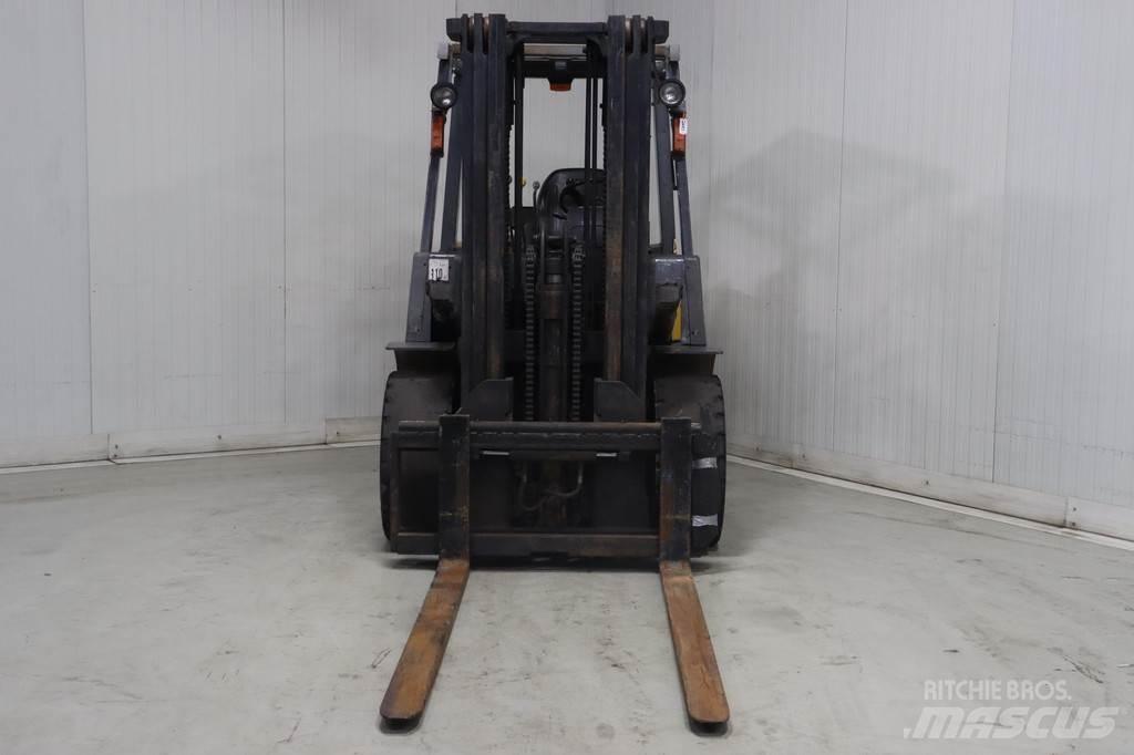 TCM FD40T2 Dieselstapler