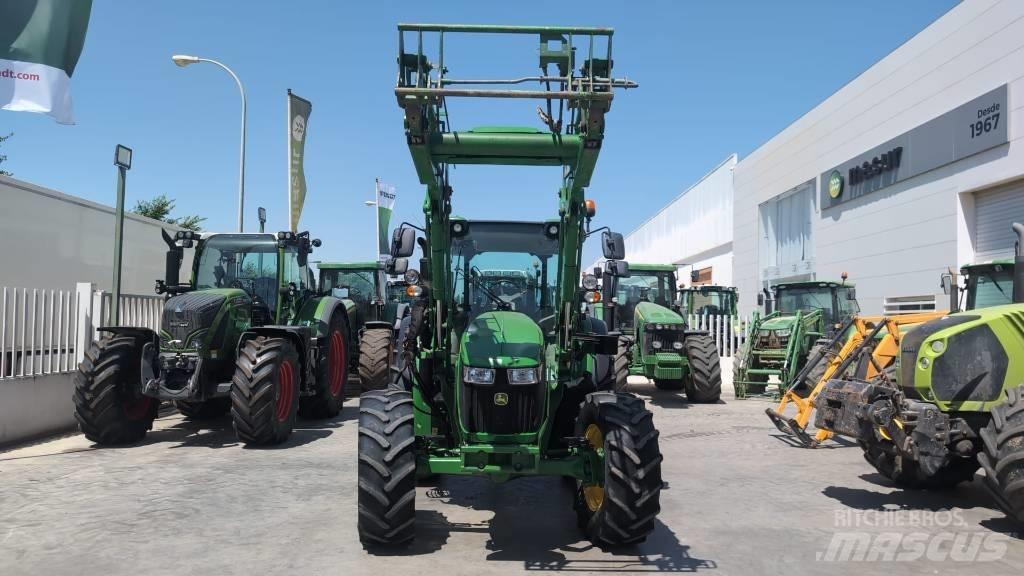 John Deere 5115R Traktoren