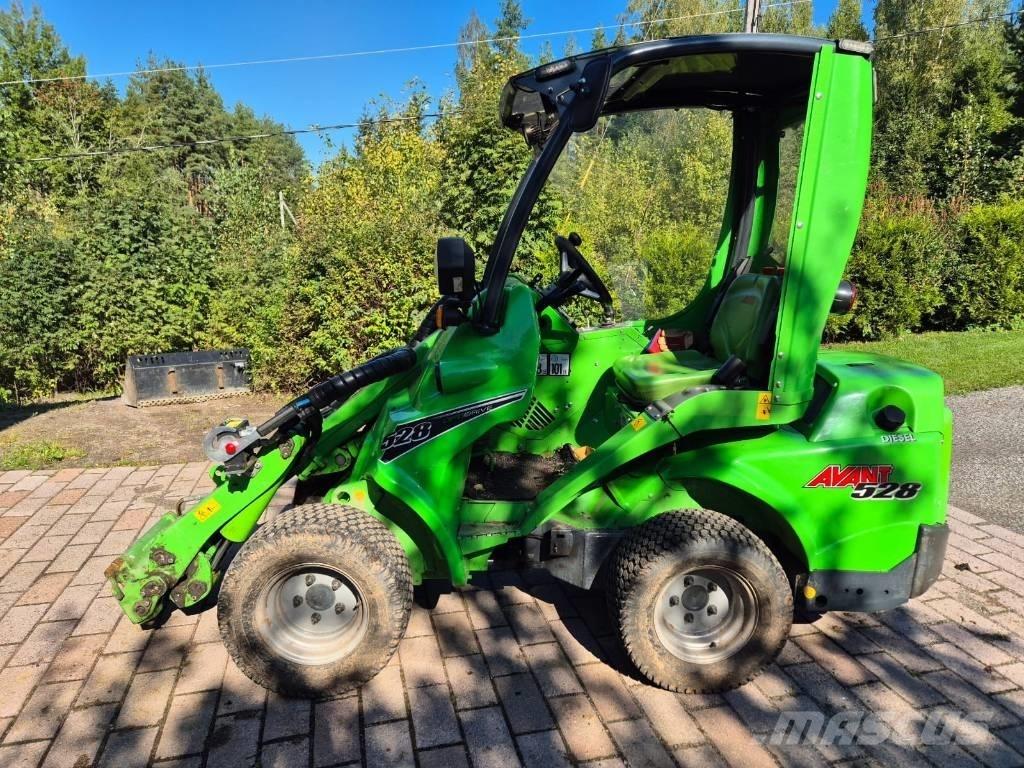Avant 528 Minilader
