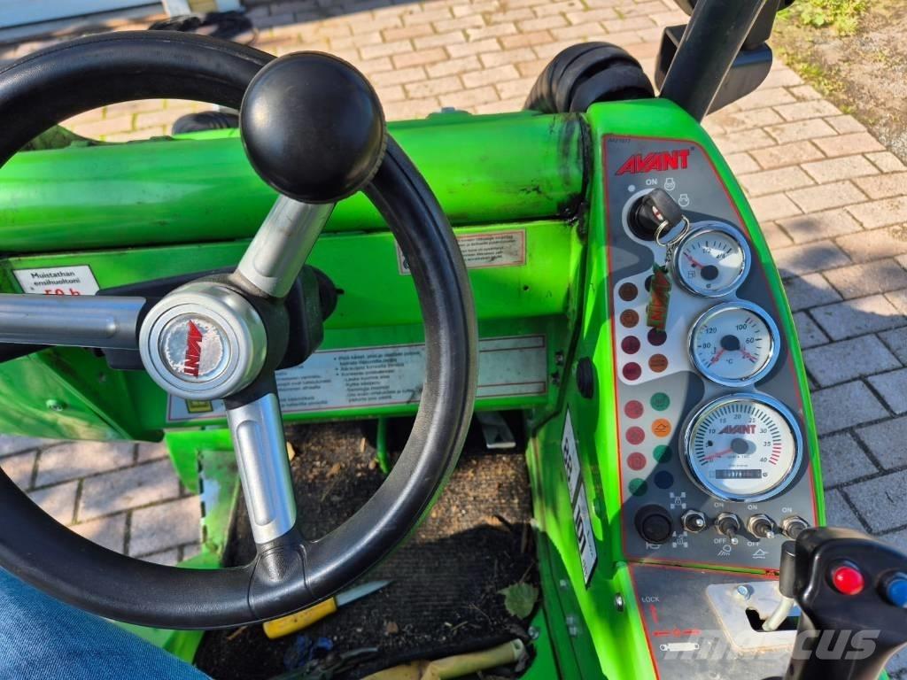 Avant 528 Minilader