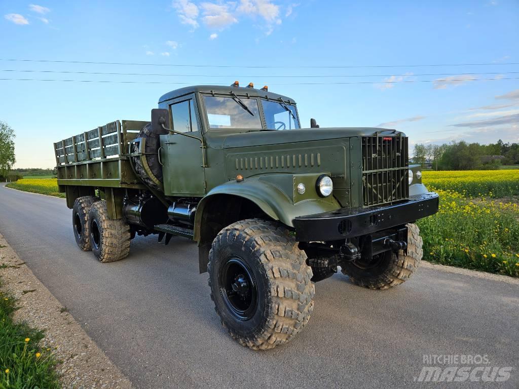 Kraz 255 B Pritschenwagen mit Seilwinde